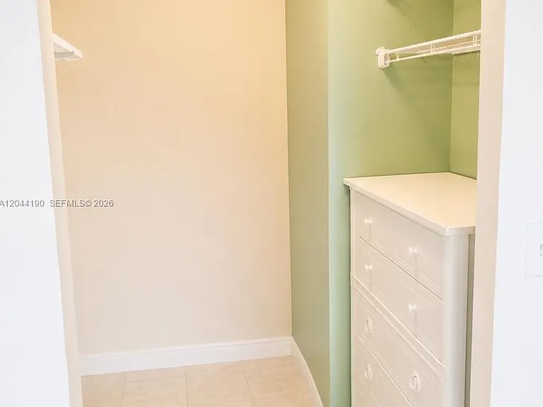 2821 Somerset Dr #312 — Photo 7