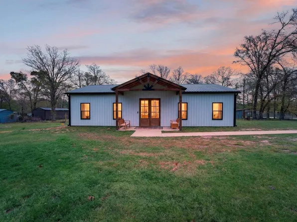 1075 1st Rd, Diana, TX 75640