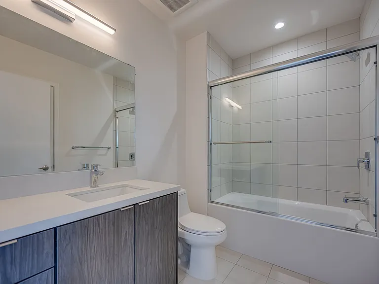5122 W Maplewood Ave — Photo 6