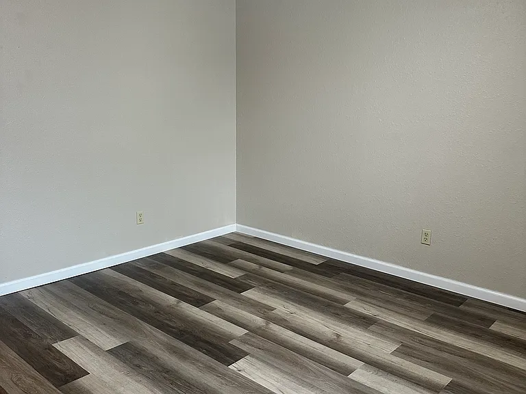 8920 W Nantucket St — Photo 5