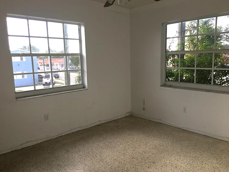 575 SW 57th Ave #3 — Photo 8