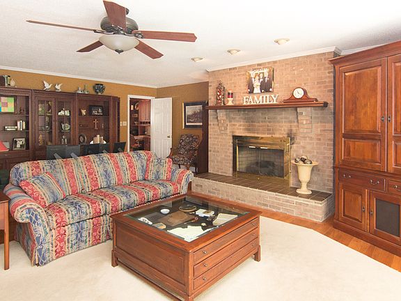 4th image of 3618 Bentridge Dr
