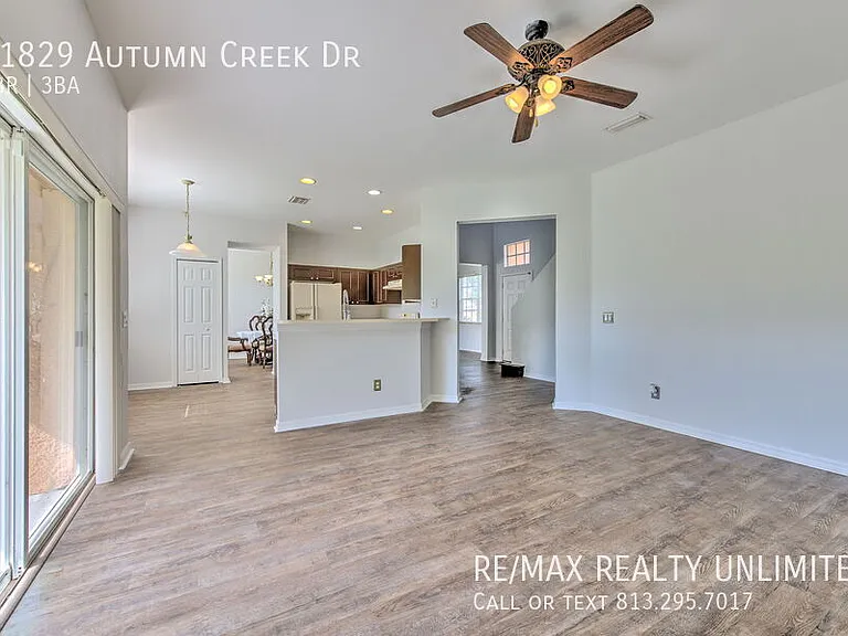 11829 Autumn Creek Dr — Photo 5