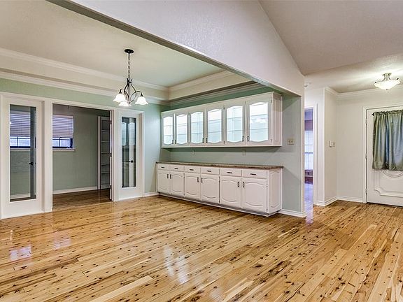 3rd image of 3811 Yachtclub Dr