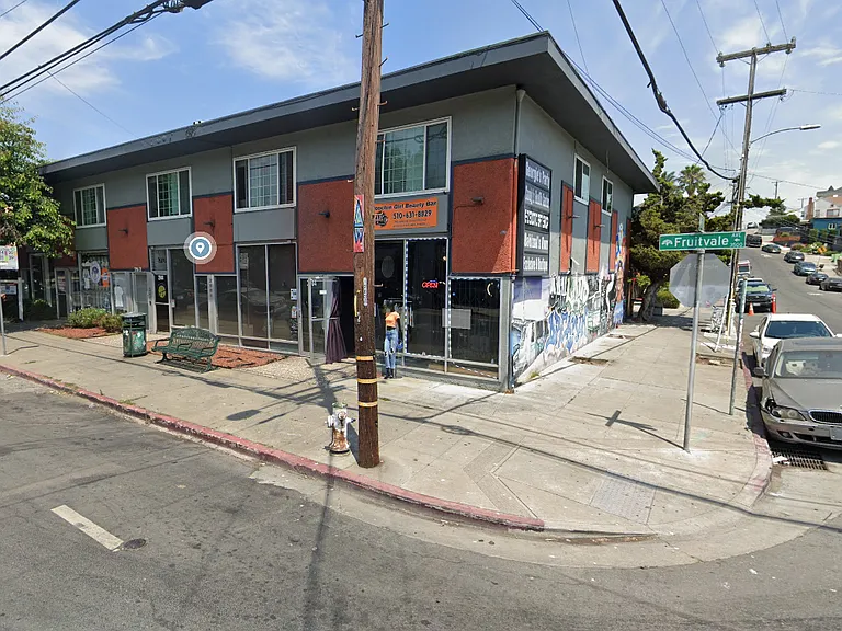 2912 Fruitvale Ave — Photo 6