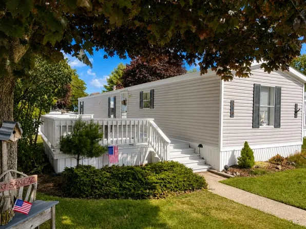 316 Birch Trail Dr, Port Sanilac, MI 48469
