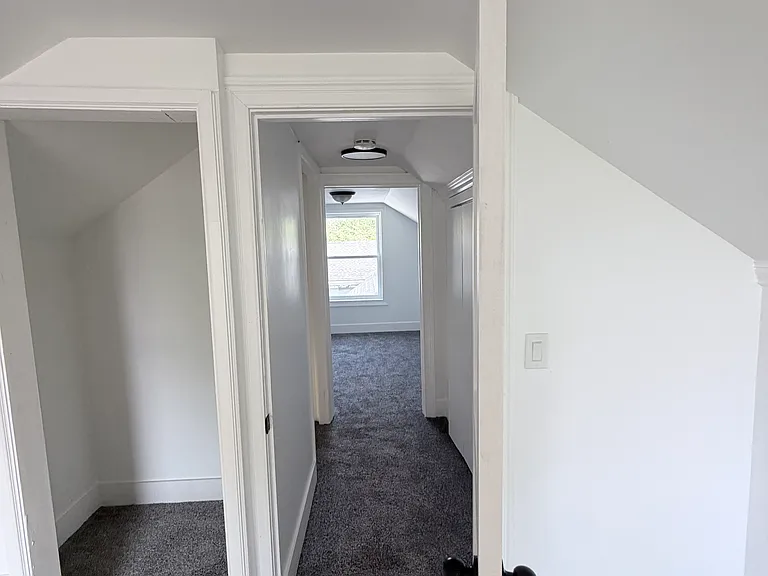 2760 Niagara Rd — Photo 16