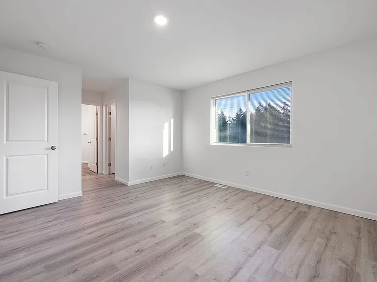 1061 Ebbets Dr SW — Photo 29