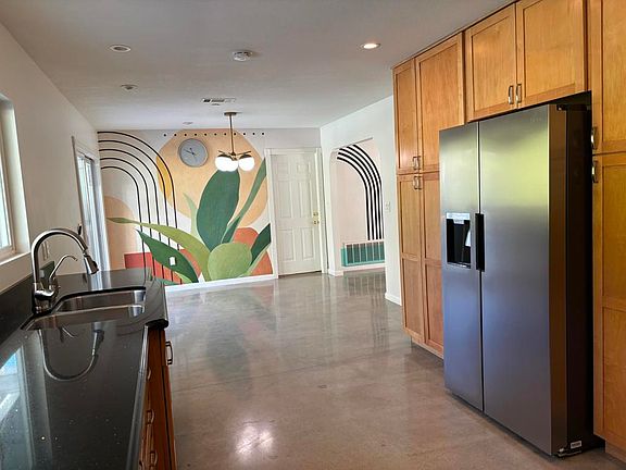 4th image of 2120 E Del Lago Rd