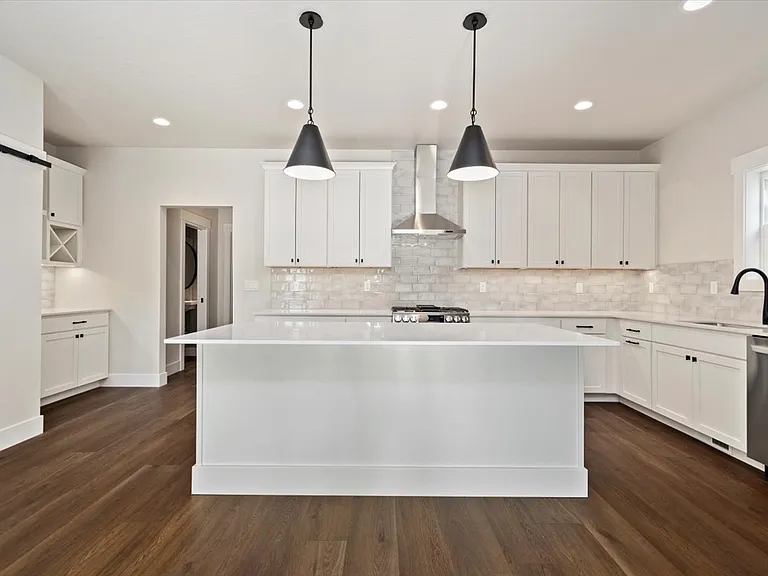 1688 E Cutgrass Ln — Photo 14