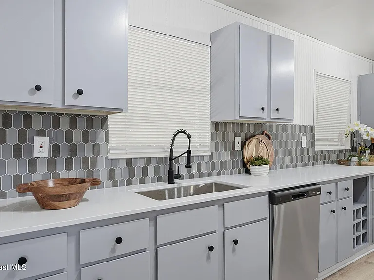 5950 Ackard Ave — Photo 12
