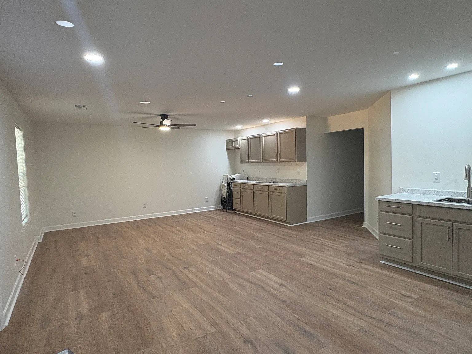 Alexandra Oak Ct, Suwanee — Photo 2