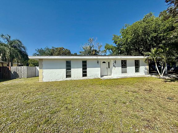 2nd image of 129 NE Tunison Avenue