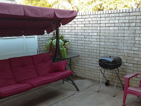 4th image of 1012 Cushing Dr #A
