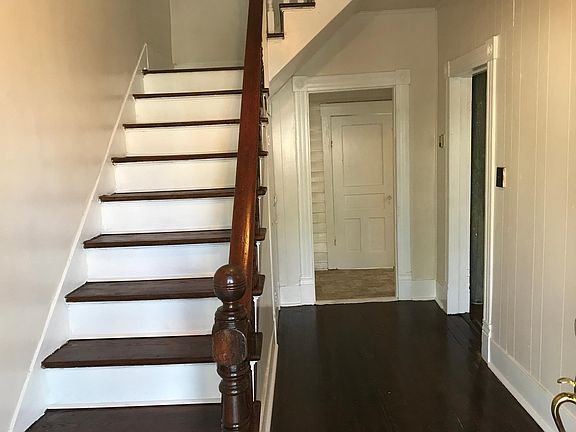 5th image of 1307 Stewart Ave SE