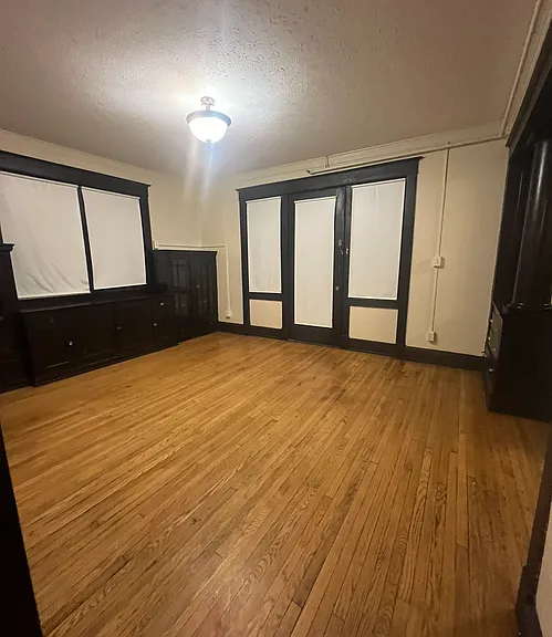 325 W Charles St — Photo 4