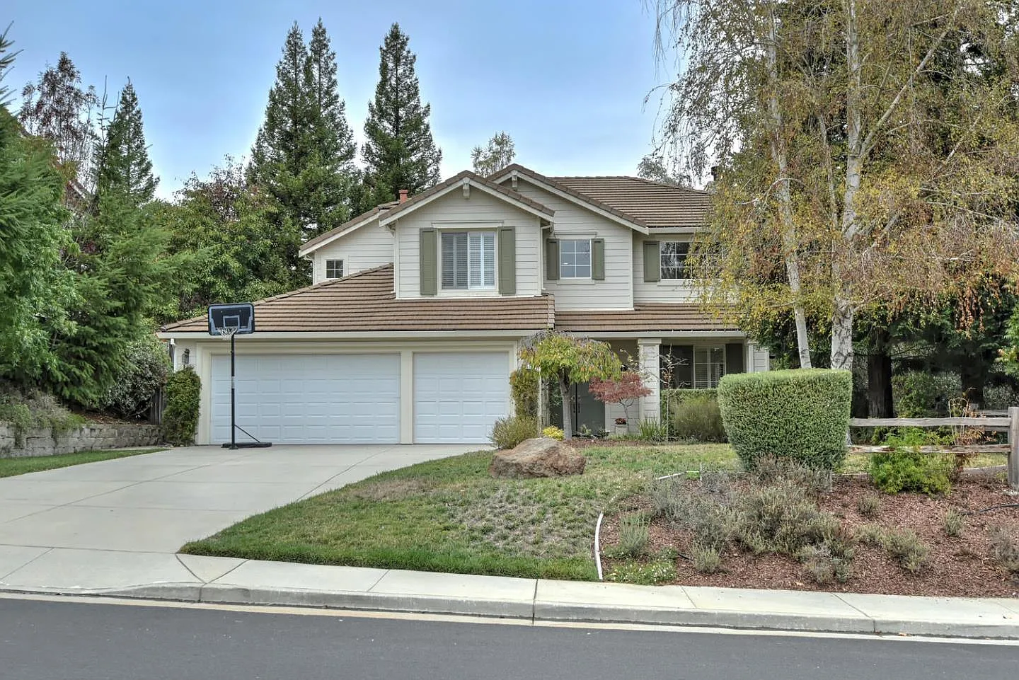 457 Silverwood Dr photo 1