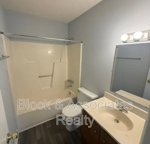 302 Reece Ave #G — Photo 6
