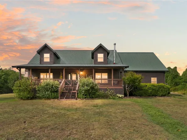12913 Moore Ln, Gravette, AR 72736