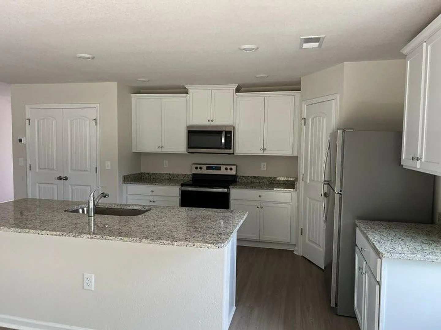 Spacious Home minutes from Uptown and the Charlotte Douglass Airport! — Photo 2