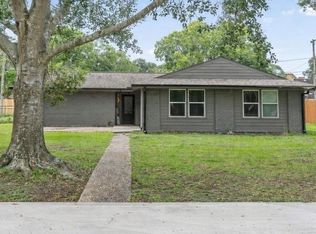 910 7th St, Bay City, TX 77414