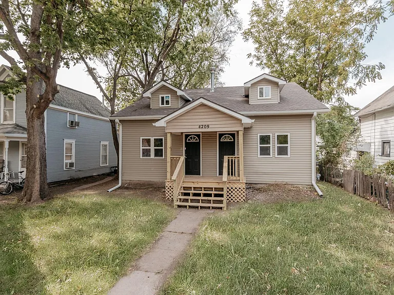 4209 Touzalin Ave — Photo 2