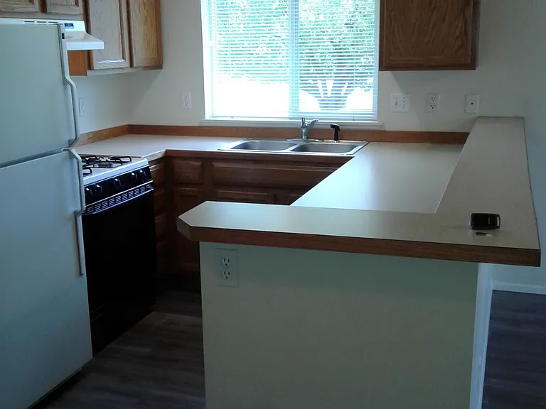 737 NE Savannah Dr #4 — Photo 11