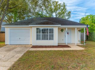 402 Apple Dr, Crestview, FL 32536