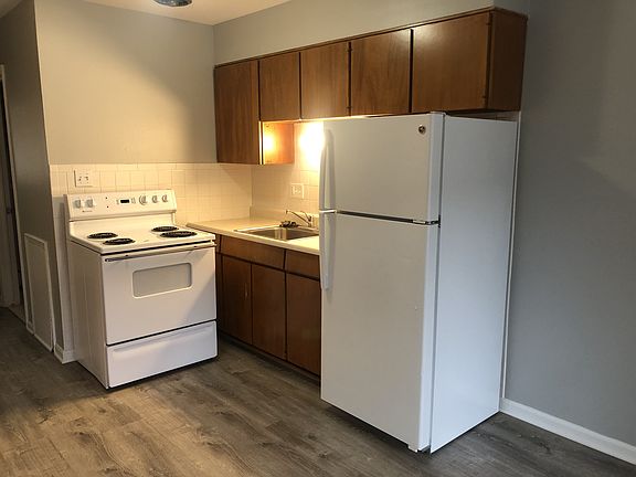5th image of 312 Baker St