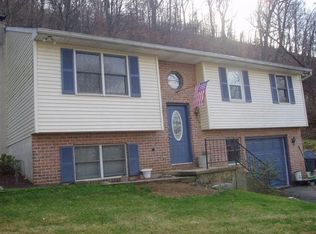 232 Mountain View Rd, Shillington, PA 19607
