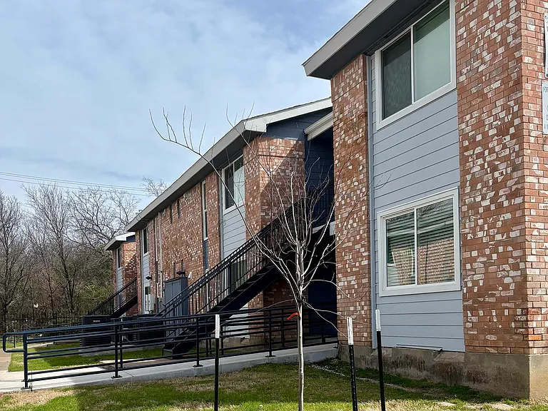 Marine Park Apartments — Photo 15