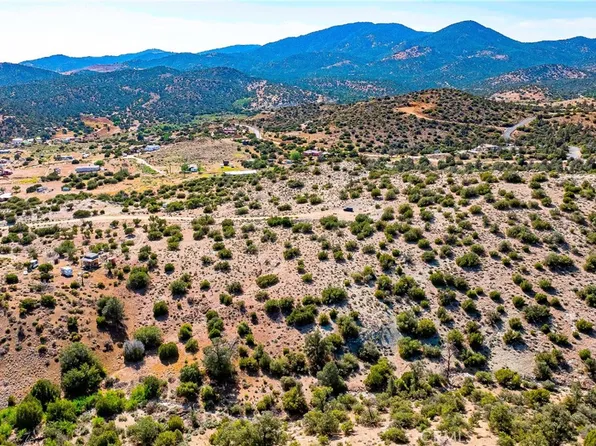 26000 Arabian Pl #24, Tehachapi, CA 93561