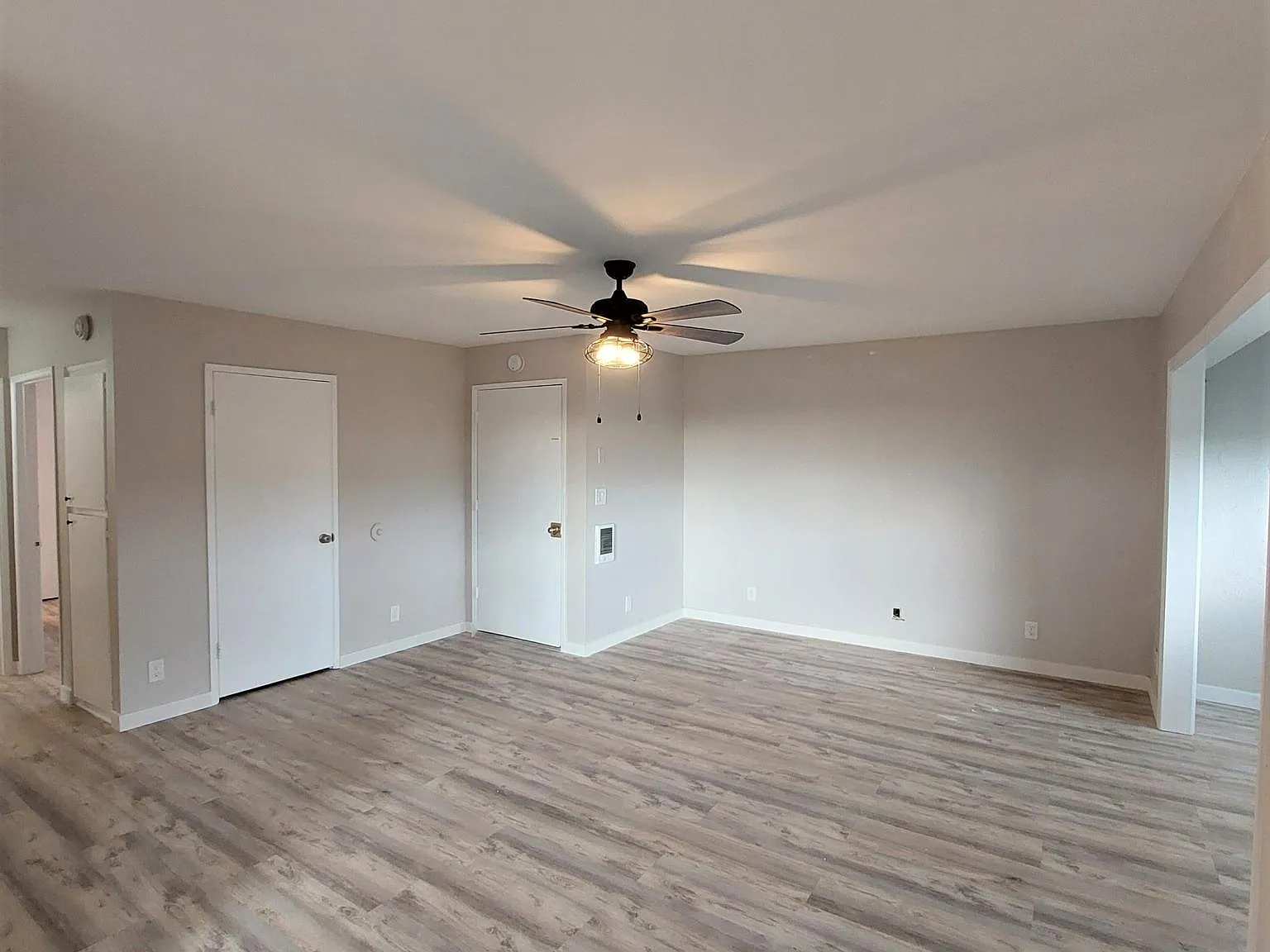 2 bed, 1.5 bath, 1050 sqft, $4,000 — Photo 1