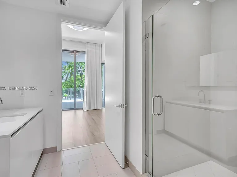 2831 S Bayshore Dr #402 — Photo 26