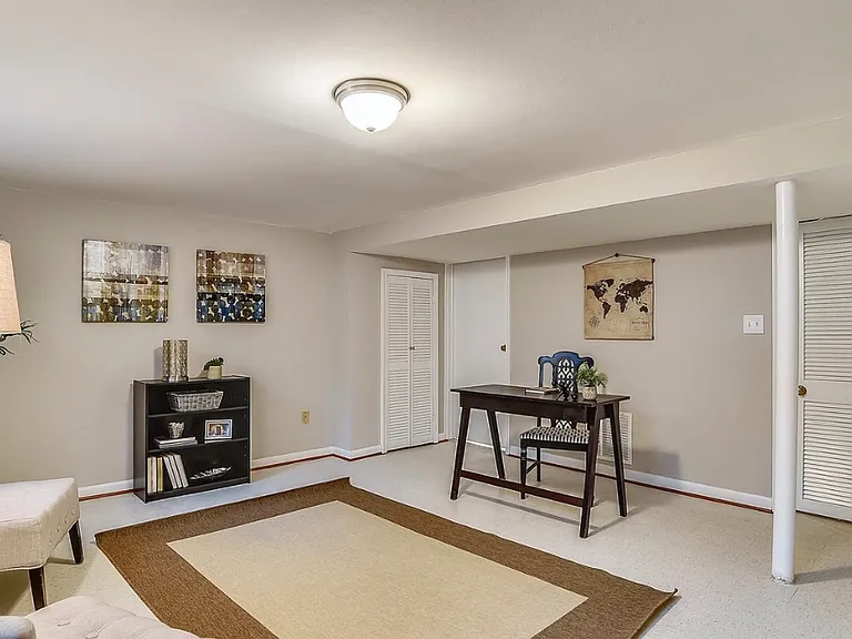 28 W Caton Ave — Photo 9