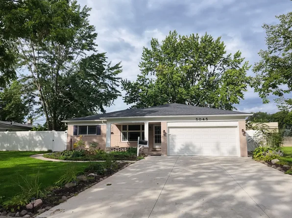 5045 Abington Dr, Troy, MI 48085