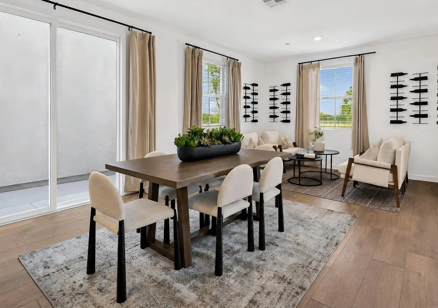 4 bed, 2.5 bath, 2180 sqft, $2,549 — Photo 4