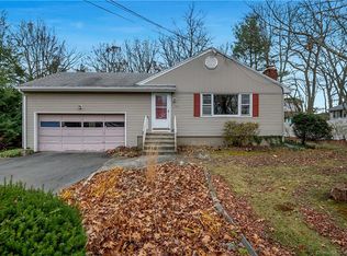 130 Plane Tree Rd, Stratford, CT 06614