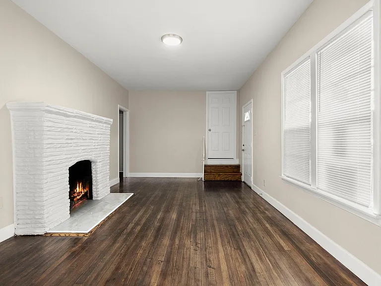 5001 McKinney St — Photo 8