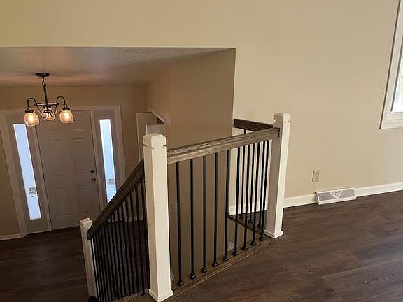 3rd image of 11401 Ivywood St NW