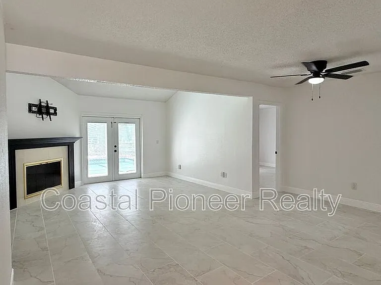18306 Crawley Rd — Photo 9