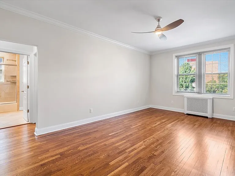 145 Summit Avenue Apartments — Photo 31