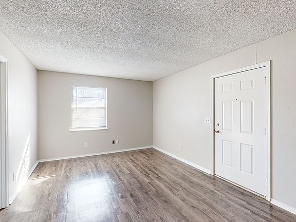 4th image of 1009 N Cottage Ave #311C