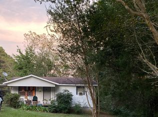 207 Parish St, Mount Olive, MS 39119