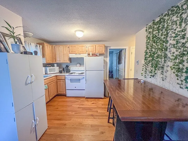 18 Germain Ave #3 — Photo 4