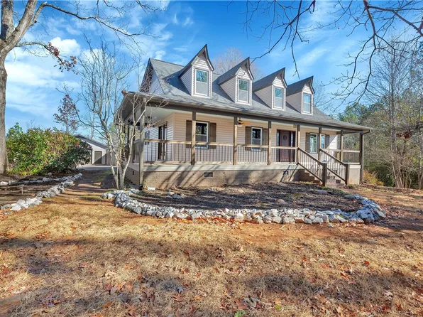 18001 Mallard Bend Rd, Seneca, SC 29672