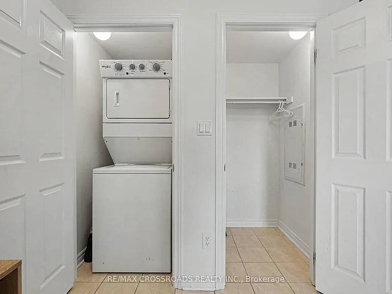 17 Eaton Park Ln #15 — Photo 8