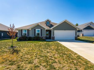 3903 N Spring Branch Ct, Springfield, MO 65803