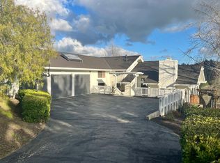 8 Nobi Ln, Orinda, CA 94563