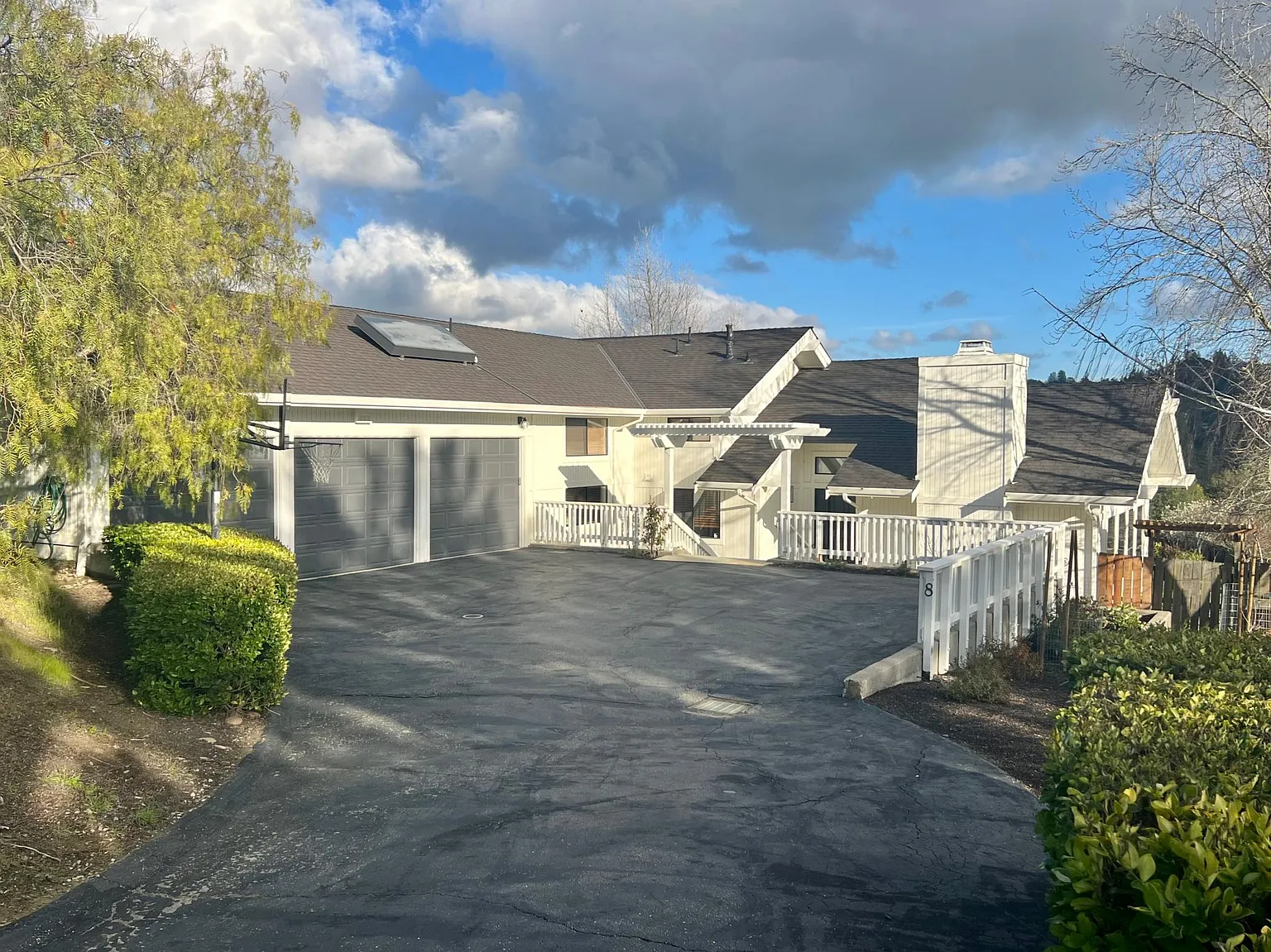 8 Nobi Ln photo 1